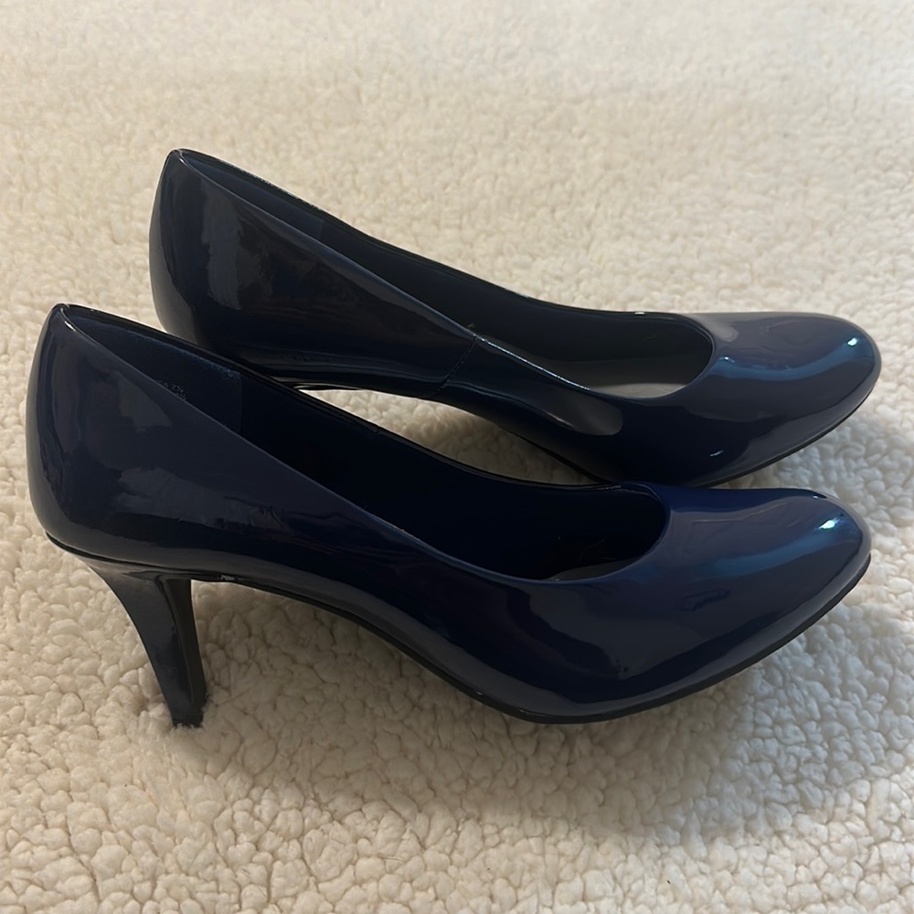 Comfort Plus by Predictions, Blue Heels